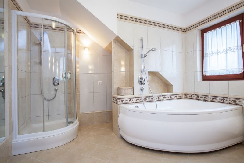 Classic Alcove Bathtub